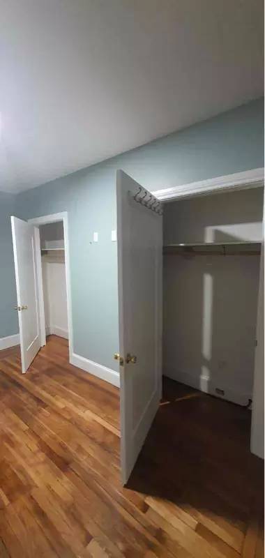 Main picture of 52 Hazelton St