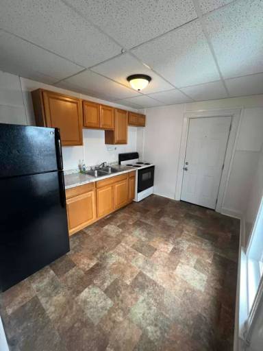 Main picture of 711 2nd St