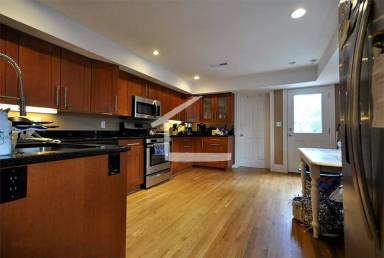 Main picture of 37 Woodstock Ave