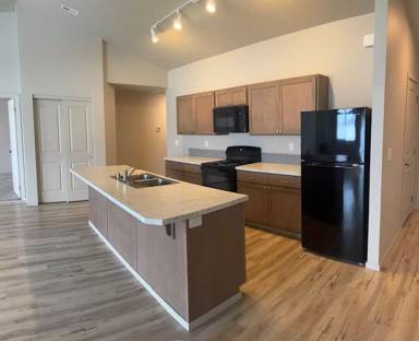 Main picture of 512 S Moen St