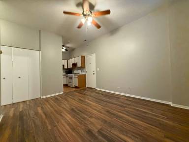 Main picture of 556 W 37th St
