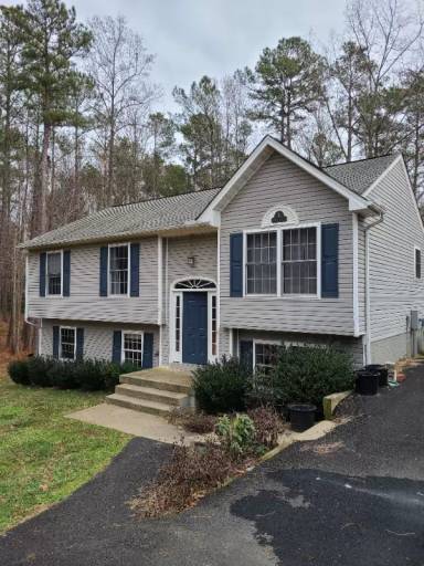 Main picture of 814 Lake Caroline Dr