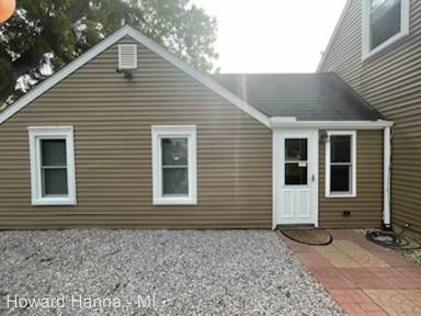 Main picture of 9383 Tecumseh Clinton Hwy