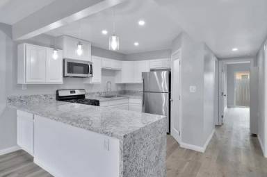 Main picture of 1286 N Cuyamaca St