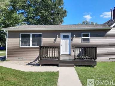Main picture of 1220 W Porter Ave
