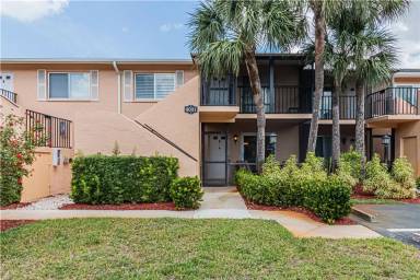 Main picture of 4031 Ice Castle Way