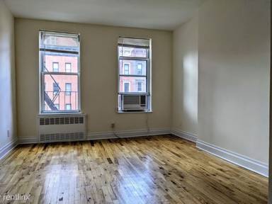 Main picture of 1588 York Ave