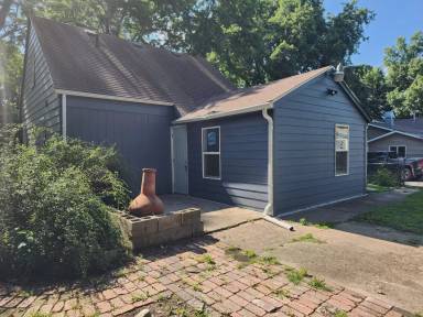 Main picture of 3117 SE 8th St
