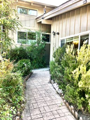 Main picture of 307 Canham Rd