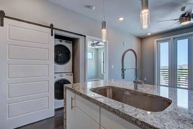 Main picture of 810 S Rock St