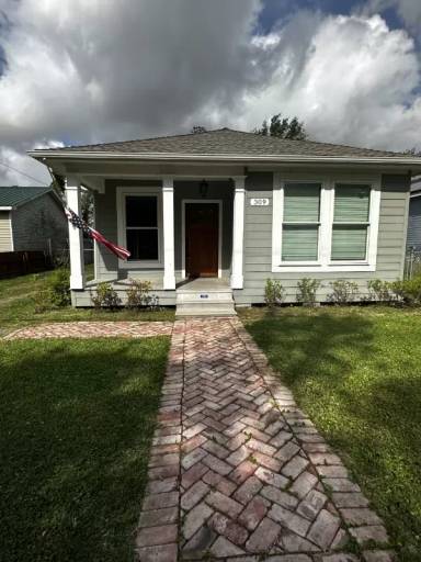 Main picture of 309 Carol St