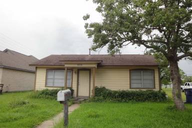 Main picture of 806 N Avenue B