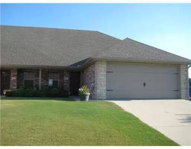 Main picture of 2900 SW Windrift Ave