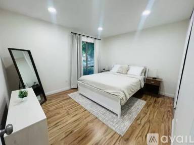Main picture of 13521 Village Dr