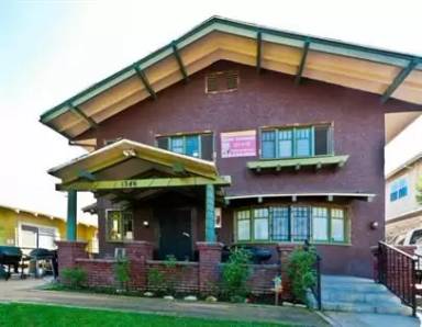 Main picture of 3578 S Budlong Ave