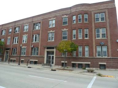 Main picture of 400 7th St
