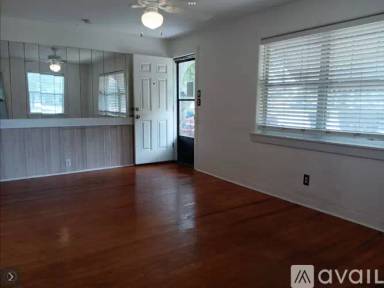 Main picture of 141 White St