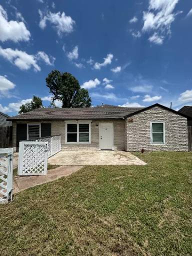 Main picture of 1347 Hiller St