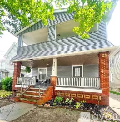 Main picture of 2053 Robin St