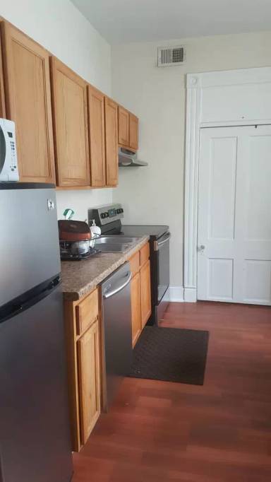 Main picture of 308 S Broadway Park