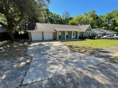 Main picture of 4615 Gladstone Dr