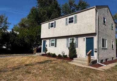 Main picture of 588 Georgian Dr