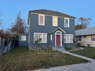 Main picture of 1216 1/2 W State St