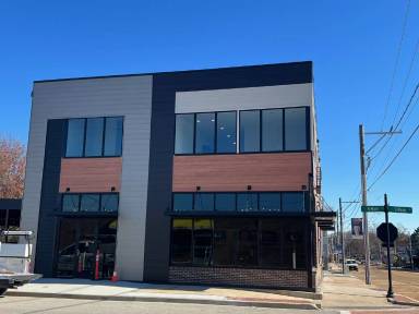Main picture of 100 E Market St