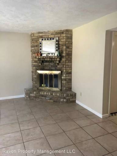 Main picture of 2220 Crosstimbers St