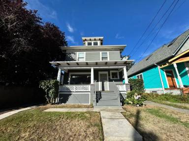 Main picture of 3721 NE Cleveland Ave