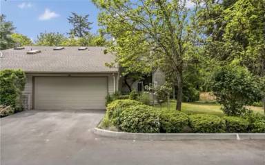 Main picture of 1 143rd Ave SE