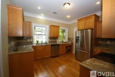 Main picture of 865 Virginia Cir NE