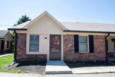 Main picture of 140 N Cherry St