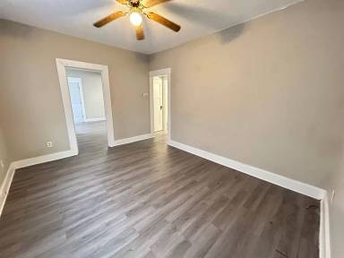 Main picture of 225 Notre Dame Ave