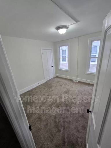 Main picture of 550 Nelson St
