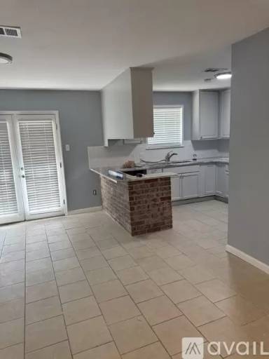 Main picture of 7884 Grayson Ave