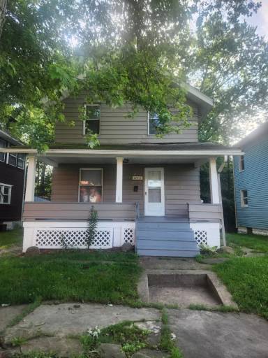 Main picture of 1720 Grace Ave NE
