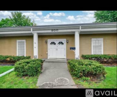 Main picture of 800 East Ave