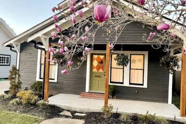 Main picture of 705 Clarence St