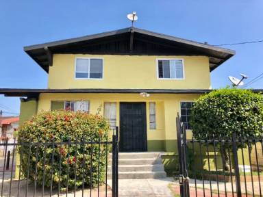Main picture of 1731 W 20th St