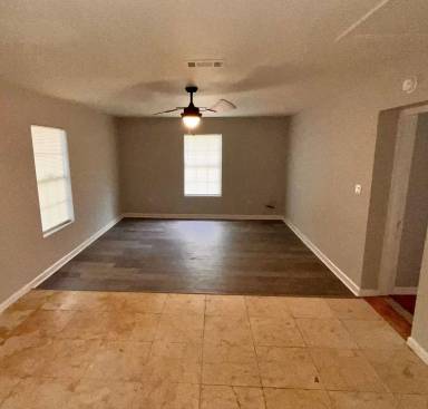 Main picture of 2113 33rd Ave