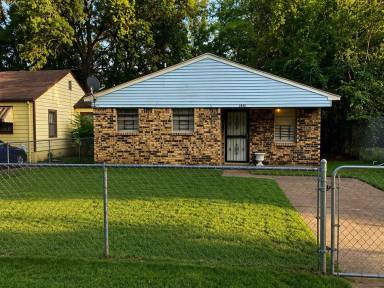 Main picture of 1219 Capital Ave