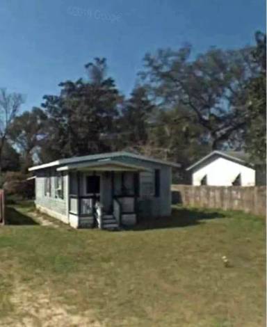 Main picture of 15197 Oak Ln