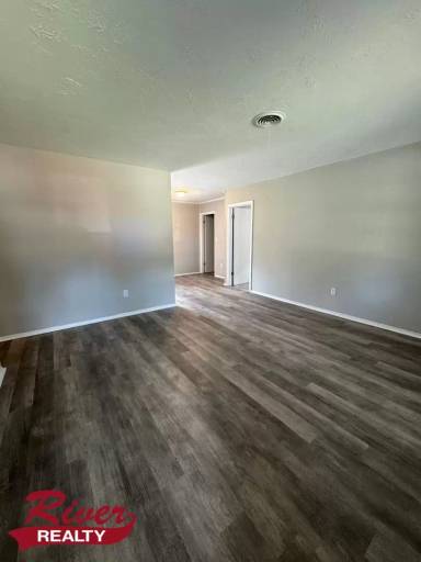 Main picture of 3712 Oslo Rd
