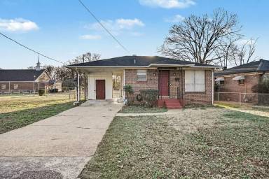 Main picture of 440 Oakmont St