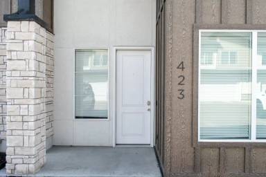 Main picture of 423 W 85 S