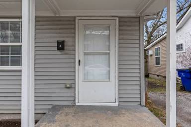 Main picture of 173 E Seventh St