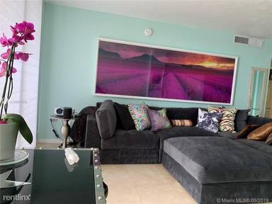 Main picture of Island Pointe