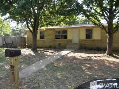 Main picture of 301 Windmere Cir