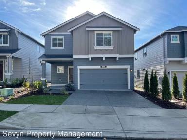 Main picture of 10712 32nd St NE